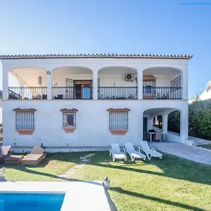 https://beautiful-5-bedroom-villa-sea-views-private-pool.1costadelsol.com