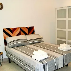 apartamento-el-anden-de-la-estacion.hotelsinnerja.org/
